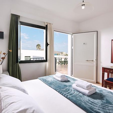Eva Suites & Apartments Agia Marina  Exterior photo