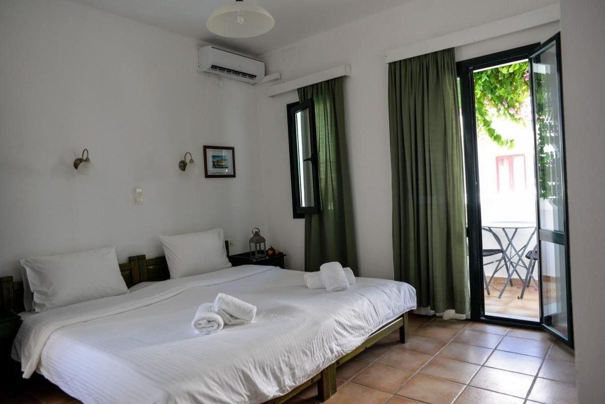 Eva Suites & Apartments Agia Marina  Exterior photo