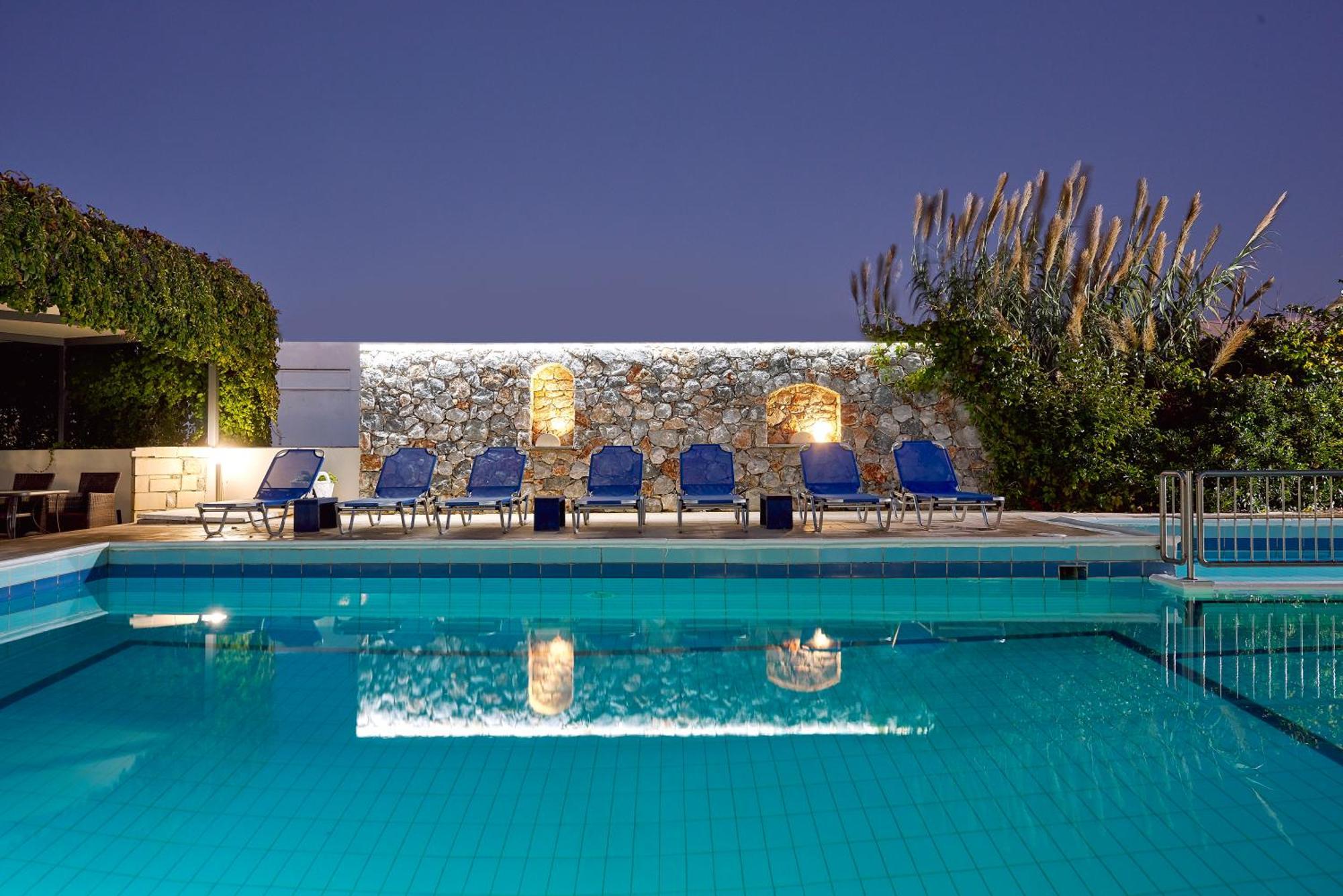 Eva Suites & Apartments Agia Marina  Exterior photo