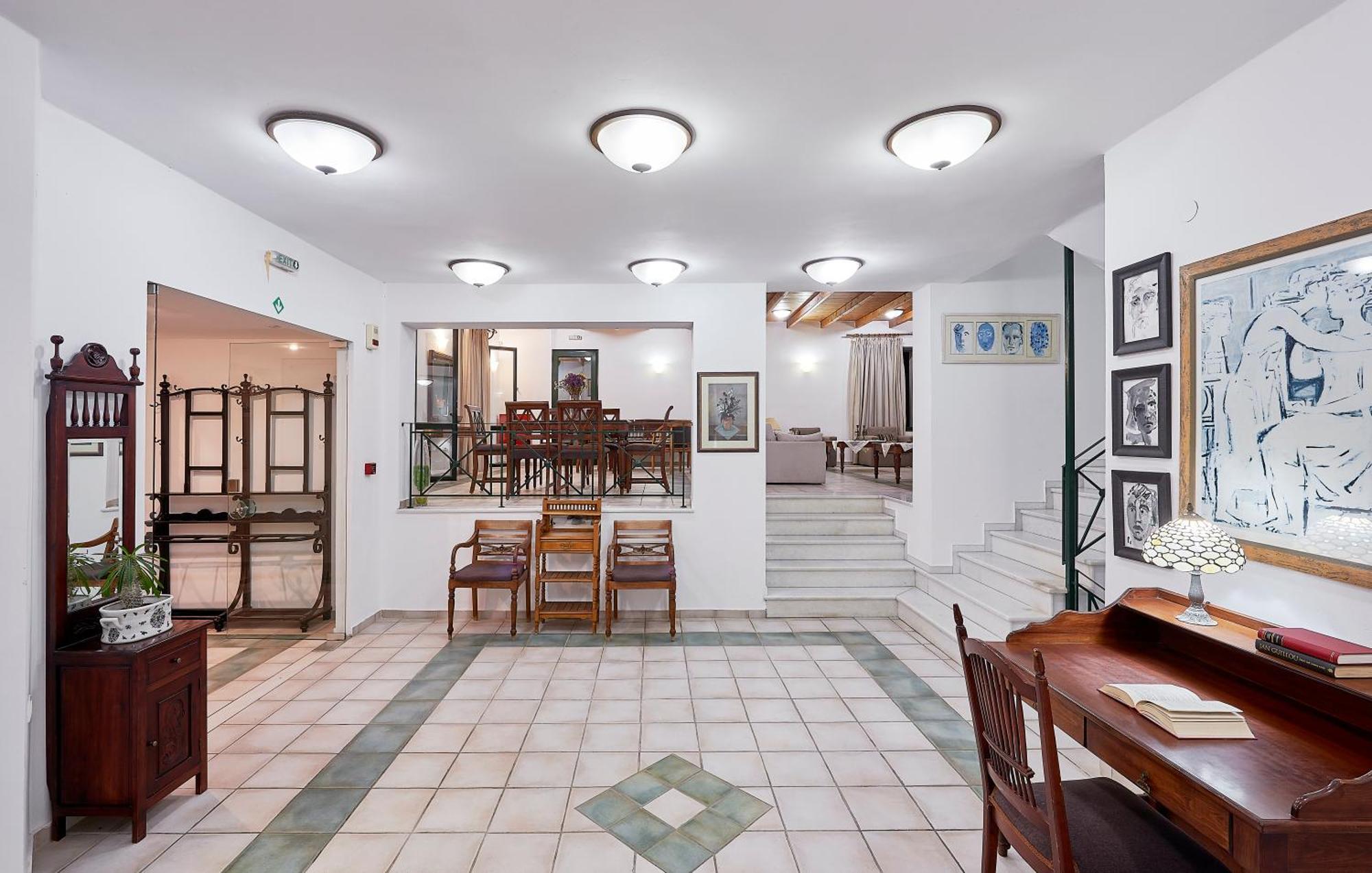 Eva Suites & Apartments Agia Marina  Exterior photo