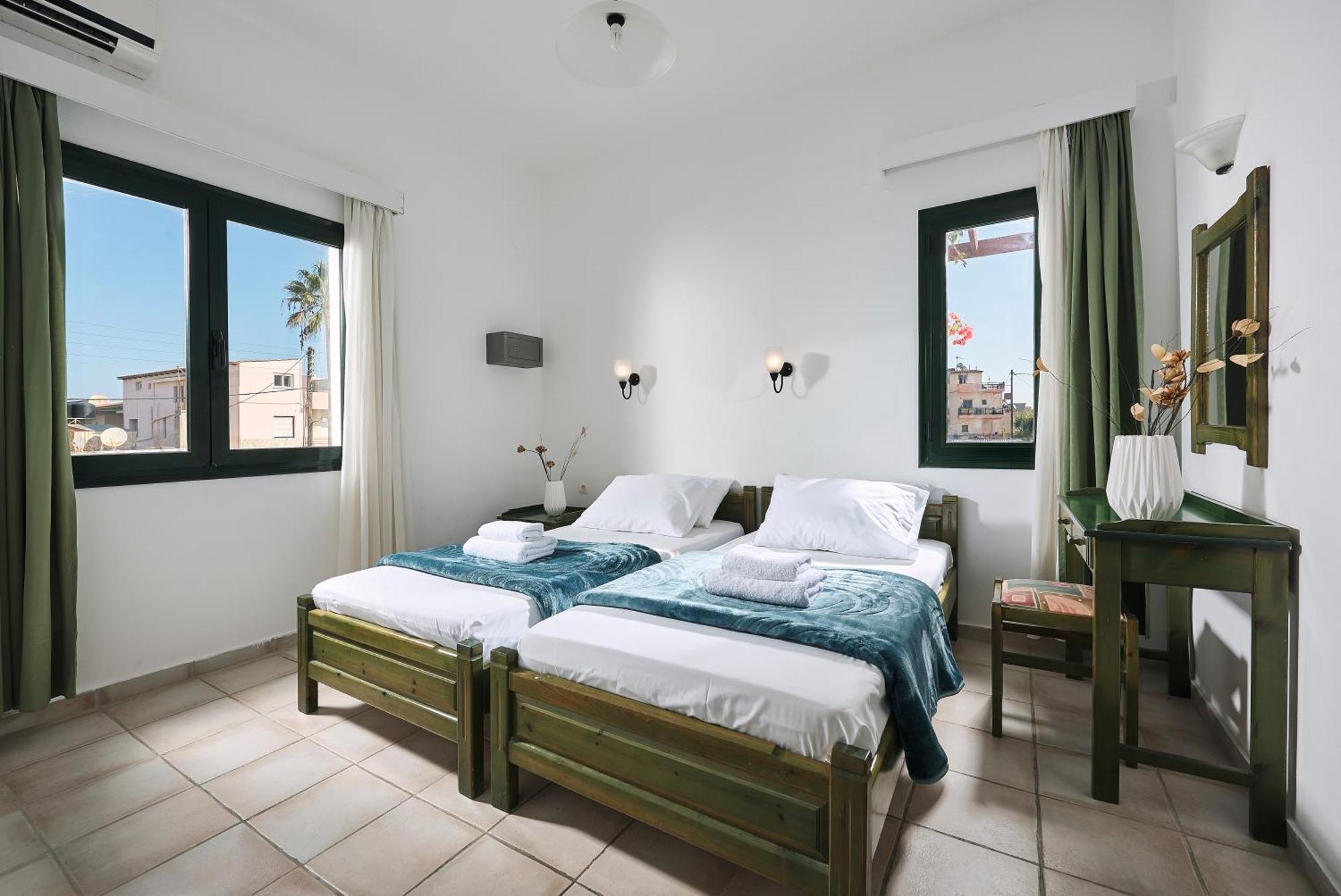 Eva Suites & Apartments Agia Marina  Room photo