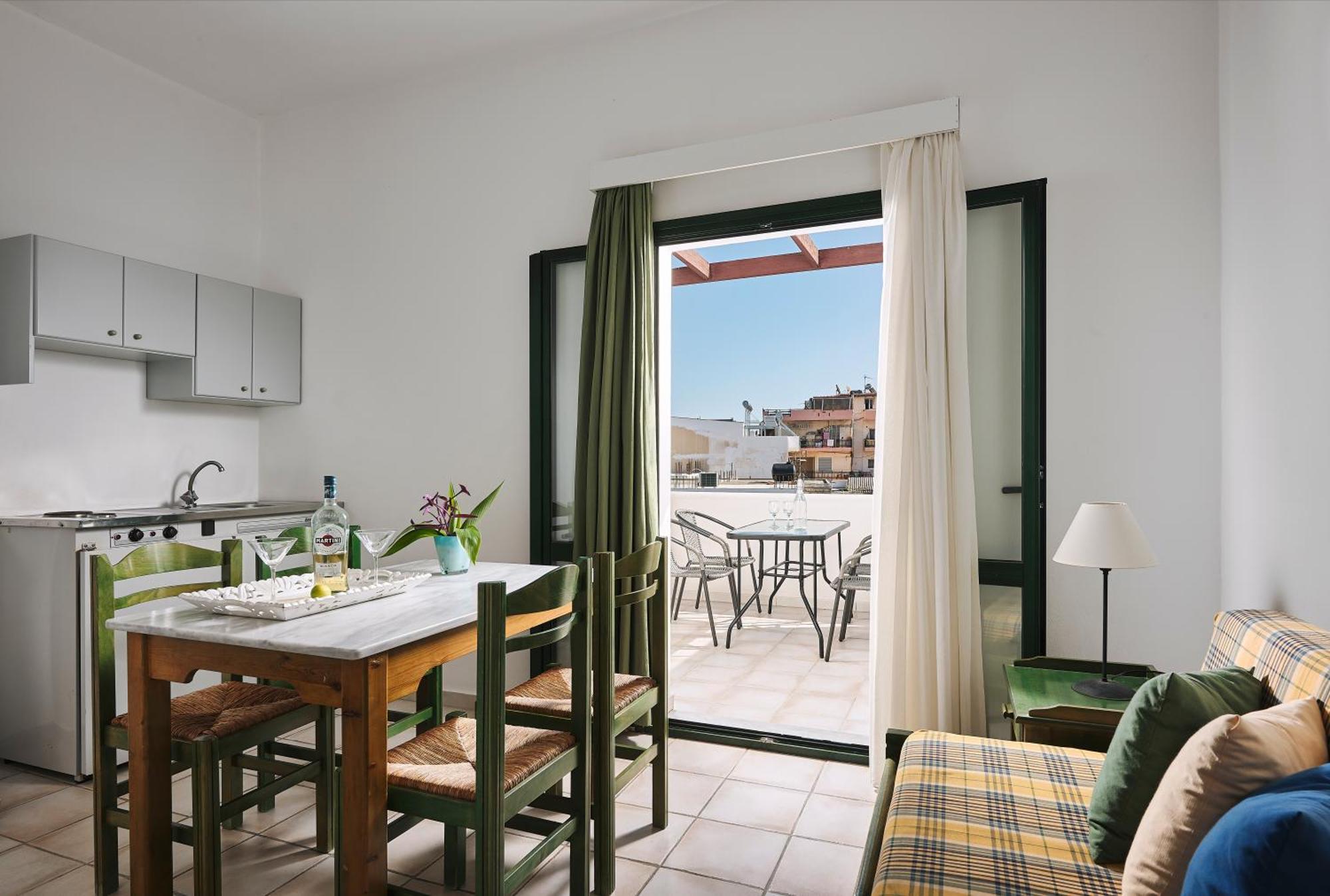 Eva Suites & Apartments Agia Marina  Room photo