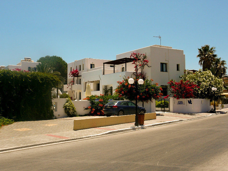 Eva Suites & Apartments Agia Marina  Exterior photo